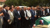 Dün hayatını kaybeden Şevket Yardımcı’nın cenazesi, bugün Tuzla Mercan Camii’nde öğle namazını müteakip kılınan cenaze namazının ardından memleketi Rize’ye götürüldü. Cenaze törenine Gümrük ve Ticaret Bakanı Hayati Yazıcı, TFF Başkanı Yıldırım Demirören, Türkiye Futbol Direktörü ve A Milli Takım Teknik […]