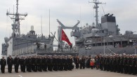 Donanma Komutanlığı’nın Gölcük’teki Deniz Üssü’nden 17 Mart’ta ayrılarak Afrika turuna çıkan ve 148 yıl aradan sonra Ümit Burnu’ndan geçen Türk Donanması’na bağlı Barbaros Türk Deniz Görev Grubu savaş gemileri cuma sabahı Gölcük’te olacak. Önceki gün Süveyş Kanalı’nı geçip Akdeniz’e açılan […]