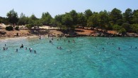 Marmaris’in Çamlı Mahallesi’nde bulunan, turkuaz rengindeki denizi ve altın sarısı kumları nedeniyle ünlü Hawai plajlarına benzetilen İncekum, özel bir şirkete 10 yıllığına kiralandı. Çamlı Mahallesi muhtarlığı tarafından işletilen plaj, Muğla’nın büyükşehir olmasının ardından Orman ve Su İşleri Bakanlığı tarafından yıllığı 75 bin […]
