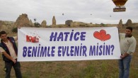 10 Haziran 2014 Salı – NİLGÜN ATAR- turizmhaberleri.com/ ÖZEL RÖPORTAJ Kapadokya hem muhteşem peri bacaları hem de gökyüzünü çiçek bahçesi gibi süsleyen balonları ile büyüleyici bir destinasyon..Peri bacaları ve balonlar Kapadokya’nın olmazsa olmazı. Kapadokya’da balon turlarında evlenme teklifi yapmak, yerden 1000 metre […]