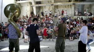 12 Haziran 2014 Perşembe – turizmhaberleri.com/haber Merkezi Bir başkadır Ada yaşamı, bir