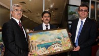 02 Haziran 2014 Pazartesi – turizmhaberleri.com/ Haber Merkezi Yurtiçi ve Yurtdışı fuarlarında tanıtım etkinlikleri ile aktif bir tanıtım stratejisi sürdüren Teke Yöresinin Kültür Başkenti Burdur; bu kez Başkent Ankara’da ikinci kez gerçekleştirdiği tanıtım Günleri kapsamında büyük ilgi gördü ve dikkatleri bölgeye çekmeyi […]
