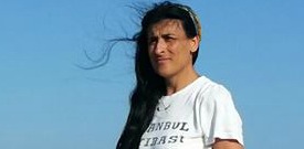 Ankaralı olmamalıydım nedense hep yanlış şehirde doğduğumu düşünüyordum. Her sabah