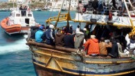 Yemen’in güneyinde 42 kaçak göçmenin bulunduğu bir geminin ele geçirildiği bildirildi. Savunma bakanlığının resmi internet sitesindeki habere göre, ülkenin güneyindeki Aden körfezinde aralarında 10 kadının da bulunduğu 42 kaçak göçmeni taşıyan, Afrika boynuzundan sefere çıkan bir gemi, sahil güvenlik güçleri […]