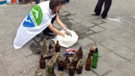 Deniz Temiz Derneği (TURMEPA), 1 Temmuz Denizcilik ve Kabotaj Bayramı kutlamaları kapsamında denizde temizlik yaptı. Dalgıçlar, cam şişe, bardak, kürek, şapka, gözlük, kaşık, cep telefonu, rulo, falçada, olta ve ilaç tabletleri gibi çok sayıda araç gereci kıyıya çıkardı.Beşiktaş İskelesinde Mavi […]