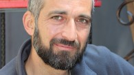 Bazı işler, gereğinden fazla duyarlılık ve kuvvetli hisler gerektirir. Belki atacağınız bir adım hayatınızın sonunu getirecektir.  Yine de yaptığınız işe olan bağlılığınız, zirveye doğru giden yoldan ayrılmanıza izin vermez.  Tırmandığınız; çıkan her üç kişiden birinin öldüğü K2’de olsa, eteklerinde donmuş […]