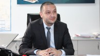 Denizle kaderi belki de daha doğmadan önce kesişmiş Serkan Ülker’in, annesiyle babasının evlendiği tarih olan kabotaj bayramında… Şimdi sektörün lider firmalarından AkçanSA’nın başındaki isim olan Ülker, amacımız Türkiye’den dünyaya gösterebileceğimiz örnek bir tesis olmak diyor. “Her insanın hayatında en azından […]