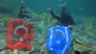 Irak’ta yaşanan iç savaş nedeniyle zor ve sıkıntılı günler yaşayan Türkmenlere bir destekte Marmarisli dalgıçlardan geldi. (IŞİD) Terör örgütü tarafından ele geçirilen Musul ve diğer Türkmen şehirlerinde yaşayanların çektiği acılara duyarsız kalmayan Marmarisli dalgıçlar, deniz dibine dalış gerçekleştirdi. Dalgıçlar, Türk […]