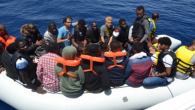 Sahil Güvenlik Komutanlığı ekipleri, Çanakkale ve Aydın’da 24 göçmeni kurtardı.  İzmir Valiliği’nden yapılan açıklamada, komutanlığa bağlı ekipler 9 Temmuz’da Çanakkale’nin Küçükkuyu ilçesi Kadırga Burnu önmelerinde 5’i Suriye, 1’i Cezayir olmak üzere 6 erkek göçmeni, Aydın’ın Didim ilçesi Tekağaç açıklarında ise Suriye […]