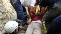 20 Ağustos 2014 Çarşamba – Kınık ta kaçak tarihi eser kazısı yaparken çöken toprağın altında kalan U.Y.’yi (35) İzmir Büyükşehir İtfaiyesi ekipleri ölümden kurtardı. Kepçeyle izinsiz tarihi eser kazısı yapan U.Y. ve beraberindeki 6 kişi, çöken toprak yüzünden büyük bir felaketi ucuz […]
