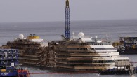İki yıl önce İtalya’nın Giglio Adası açıklarında kayalıklara çarpan ve o tarihten bu yana adanın birkaç metre açığında bulunan yolcu gemisi Costa Concordia söküm işlemi için Cenova limanına getirildi. Geminin söküm işlemleri için 40 milyon dolar olan en iyi teklifi […]