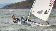 Foça Yelken İhtisas Kulübü’nün milli sporcusu Berkay Abay, Norveç’in Moss kentinde yapılan Avrupa Şampiyonası’nda üçüncülük kürsüsüne çıktı. 178 erkek 95 kız sporcunun katıldığı şampiyonada Laser 4.7 Sınıfı Altın Grubu’nda toplam 60 yelkenci ile yarışan Berkay, milli takımın en başarılı sporcusu oldu. Türkiye’yi […]