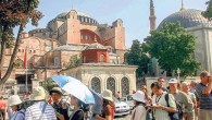 TAV ve Mastercard’ın İzmir’deki iç hatlar Comfort Lounge ortak kullanımı işbirliğinin basına anlatıldığı toplantıda konuşan Mastercard Doğu Avrupa Bölgesi Genel Müdürü Mete Güney, “2014 küresel destinasyon endeksine göre 142 şehir arasında İstanbul, Avrupa’nın üçüncü, dünyanın da yedinci en çok ziyaret […]