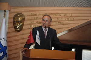 Kısa bir konuşma yapan Suat Hayri Aka, “Meslek hayatım boyunca
