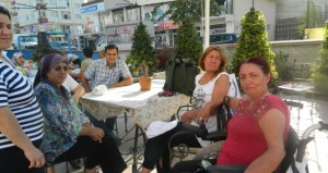 Yaklaşık 40 kişiden oluşan bir grupla Kumbağ’da bulunan Engelliler Kampı’nı
