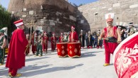 31 Ağustos 2014 Pazar – Ankara Alışveriş Festivali’nin (Ankara Shopping Fest-ASF) rüzgarı Ankara Kalesi’nde esti. Festivalin ikinci günü etkinlikleri tarihi Ankara Kalesi’nde yapıldı. Ankara Ticaret Odası (ATO) Yönetim Kurulu Başkanı Salih Bezci, “Ankara Kalesi’nin manevi olarak da maddi olarak da değeri vardır. […]
