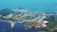 Türkiye’nin petrokimya ürünlerinde dışa bağımlılığını azaltacak Star Rafinerisi için çalışmalar sürüyor. 2.700 dönümlük alanda inşa edilen rafineri için bugüne kadar 900 milyon dolarlık harcama yapıldı. Ekim ayı sonuna kadar 1,2 milyar dolarlık harcamanın gerçekleşeceği tesisler toplamda 5,6 milyar dolara mal […]