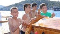 Soma’da faciadan etkilenen çocuklar için Bodrum’daki çeşitli kurum ve sivil toplum örgütleri işbirliği yaparak çocuklara Bodrum’un koylarını gezdirerek unutamayacakları bir gün yaşattı. Bodrum Belediyesi, Bodrum Ticaret Odası, Bodrum Deniz Ticaret Odası, Bodrum Otelciler Derneği ve Bodrum Denizciler Derneği işbirliğiyle Bodrum’daki […]
