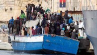 Libya Donanması sözcüsü Eyüp Kassam, teknenin Ankara Trablus’un doğusundaki Tajoura yakınlarında battığını, şu anne kadar sadece 26 kişinin kurtarıldığını, başka göçmenlerin ise ölmüş olmalarından kaygı ettiklerini dedi. Kassam, “Denizde yüzen pek fazla ceset mevcut” diye söyledi. Kassam, alabora olan teknedeki […]