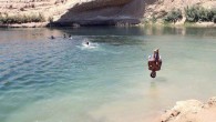 Tunus’un çöllük Gafsa bölgesinde önce üç hafta kadar önce çobanlar tarafından keşfedilen ve nasıl ya da ne zaman oluştuğu bilinmeyen bir hektar genişliğindeki gizemli göl ülkenin turistik merkezlerinden biri haline geldi. Bazı noktalarda derinliği 18 metreyi bulan ve bir milyon […]