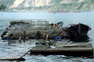 Samsun’un Bafra ilçesinde Orhan Usta (34), evinin yanı başındaki Derbent
