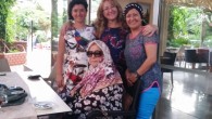 20 Eylül 2014 Cumartesi – NİLGÜN ATAR’LA TURİZM AYNASI YAZI DİZİSİ Uzun süredir belirli aralıklarla devam ettiğimiz TURİZM AYNASI röportaj dizisi; turizm alanında fark yaratan, sektöre doğru örnek olan kişileri tanıtmayı hedefliyor. Turizm Aynası’nın Eylül ayı konuğu Alanya’dan… Turizmin hiç konuşulmadığı dönemlerde […]