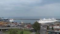 Trabzon Limanı’na bir günde 3 gemi kruvazör demir atarken, bu gemilerle Trabzon’a yaklaşık 2 bin turist geldi. Bu yıl Trabzon Limanı’na şu ana kadar 35 kadar kruvazör gemi gelirken son olarak bugün gelen iki Malta ve bir Bahama bandıralı toplam 3 gemi Trabzon’a 2 […]