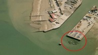 Daily Mail’in haberinde İngiltere’nin Whitstable sularında yaklaşık 15 metre genişliğinde ve 3.6 metre uzunluğundaki bir yengecin balıkçı teknesi tarafından fark edildiği belirtildi. Whitstable’nin sığ sularında beliren bu görüntünün İngiltere’de rastlanan en büyük yengeç türü olabileceği kaydedildi. İngiltere’de ‘Crabzilla’ söylentileri yayılırken […]