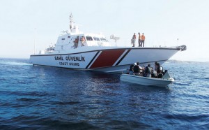 İzmir Valiliği’nden yapılan yazılı açıklamada, Sahil Güvenlik Komutanlığı tarafından Ege Denizi’nde