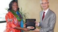 02 Ekim 2014 Perşembe – Afrika kıtasının güneyinde yer alan 15 milyon nüfuslu Zambiya, Türkiye ile ticari ilişkilerini geliştirmek istiyor. Zambiya nın Türkiye Büyükelçisi Miriam Mulenga, 2015 yılının ilk yarısında Türk Hava Yolları nın İstanbul dan direkt Zambiya nın Başkenti Lusaka ya […]
