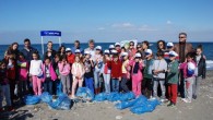 DTO İzmir Şubesi ve Güzelbahçe Belediyesi, Kıyı Temizliği Günü’nde Güzelbahçe Yalı Mahallesi eski vapur iskelesi yanında bulunan kıyı şeridinde atık toplama etkinliği düzenledi. Martı Koleji ilköğretim okulu öğrencileri, Güzelbahçe Belediyesi Tiyatro Topluluğu öğrencileri, gönüllüler ve velilerin katılımlarıyla gerçekleştirilen etkinlikte toplanan […]