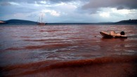 Meteroloji Genel Müdürlüğü Analiz ve Tahminler Şube Müdürlüğü’nden uyarı yapılan yerler arsında bulunan Bodrum’da sağanak yağış akşam saatlerinde etkisini gösterdi. Bir anda siyah bulutlar gökyüzünü kaplarken, bastıran sağanak yağmurda, yaya ve sürücüler zaman zaman zor anlar yaşadı. Caddeler yağmur suyuyla […]