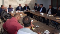 İMEAK Deniz Ticaret Odası İzmir Şube Başkanı Yusuf Öztürk, Başkan Yardımcısı Kapt. Savaş Ercan, Yönetim Kurulu Üyesi Kenan Yalavaç, Murat Yılmazel ve Şube Müdürü Halil Hatipoğlu’ndan oluşan heyet, Ayvalık ve Dikili’de gerçekleştirdikleri ziyaretlerin ardından üyelerle bir araya gelerek sorunları dinledi. […]