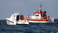 İstanbul Boğazı’nda kaçakları taşıyanteknenin alabora olması sonucu yürütülen arama çalışmaları sonlandırıldı. Kıyı Emniyeti Genel Müdürlüğü’nden yapılan açıklamada, 3 Kasım’da, Romanya’ya gitmek üzere yola çıkan ve içinde Türk kaptan ile 42 mültecinin bulunduğu öğrenilen “Torun” adlı teknenin, İstanbul Boğazı kuzey çıkışının […]