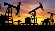 Türkiye’deki akaryakıt fiyatlarının belirlenmesinde temel alınan Brent ham petrolünün varil fiyatı, Perşembe günü yapılcak OPEC toplantısı öncesinde, kartelin petrol arzında önemli bir kısıntı yapacağına ilişkin beklentilerin zayıflamasının etkisiyle 79.50 dolara kadar geriledi.