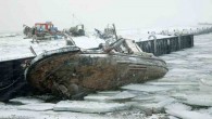 Güney Kore bayraklı bir balıkçı gemisinin, Alaska ile Rusya arasındaki Bering Denizi’nde battığı açıklandı. Denizcilerden 7’si kurtarılırken bir cesede de ulaşıldı. Kayıp 52 kişiyi arama kurtarma çalışmalarının ise elverişsiz hava ve deniz şartları sebebiyle güçlükle yürütüldüğü kaydedildi. Gemide 35 Endonezyalı, […]