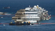 İtalya’nın Giglio Adası açıklarında Ocak 2012’de kaza yapan Costa Concordia kruvaziyerinin kaptanı Francesco Schettino, Grosseto’da görülen mahkemede savunma yaptı. Schettino, “yolcu gemisinin Giglio’nun açıklarındaki kayalıklara çarpmasına sebebiyet verdiği, birden çok kişinin ölümüne yol açtığı ve gemiyi yolcu varken terk ettiği” […]