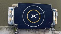 Özel uzay-havacılık firması SpaceX, tekrar kullanılabilen roketlerini ateşlemeden sonra indirmek için yüzen platformlar hazırladı. Platformun ilk denemesi bu ay  yapılacak.  Ateşlemeden sonra okyanusa inecek roketler yüzen platformla karaya taşınacak.  Geliştirdiği Grasshopper roketleriyle ateşlendikten sonra yere inebilen ilk roketlerin testini gerçekleştiren […]
