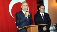 Vapur Donatanları ve Acenteleri Derneği’nin her yıl geleneksel olarak düzenlediği “Özlem Yemeği”nde, dernek üyeleri ve sektör temsilcileri bir araya geldi. Karaköy Sardunya Restaurant’ta saat 19:00 da Kokteyl ile başlayan yemeğe Vapur Donatanları ve Acenteleri Derneği üyeleri yoğun ilgi gösterdi. Özlem Yemeğinde […]