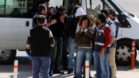 Alınan bilgiye göre, ilçeye bağlı Bitez Mahallesi Şah Caddesi’nde vatandaşların bir kişinin elinde tekne motoru bulunduğunu ve motoru otomobile koyarak kaçtığını ihbar etmesi üzerine polis ekipleri harekete geçti. Buradan Gümbet Mahallesi’ne seyreden 48 V 5339 plakalı otomobile polis ekiplerince Adnan Menderes Caddesi’nde “dur” […]