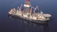 Rumlar adına Kıbrıs adasının güneyinde sondaj yapan İtalyan Eni şirketi, deniz tabanından 5 bin 500 metre derinliğe inmesine rağmen doğalgaz bulamadı. Şirket sondaja son verirken, Rum Enerji Bakanı Yorgos Lakkotripis, New York’ta kalp ameliyatı sonrasında nekahat dönemini geçiren Rum lider […]