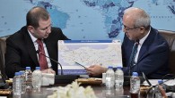 Ulaştırma, Denizcilik ve Haberleşme Bakanı Lütfi Elvan, Çanakkale Boğazı’na yapılacak köprüden tren hattı geçeceğini söyledi. Yavuz Sultan Selim köprüsünden havaalanına, Ankara-İzmir YHT’den Ordu-Giresun ve Çukurova Havaalanına kadar yürütülen dev projelerin geldiği aşamayı anlatan Elvan, 2015’te sadece demiryolları için 8.5 milyar […]