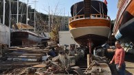 Muğla’nın Fethiye ilçesinde, 50 dönümlük mevcut tersane alanının yetersizliği ve fiziki şartları itibarıyla imalatçılar yapım, bakım ve onarım işlerini güçlükle sürdürüyor. Karagözler Mahallesi’ndeki 50 dönümlük mevcut tersane alanının yetersizliği ve fiziki şartları itibarıyla imalatçılar yapım, bakım ve onarım işlerini güçlükle sürdürüyor. Yağışlardan etkilenmeyecek kapalı […]