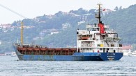 Moldava bandıralı ‘Blue Sky M’ adlı yük gemisi, Adriyatik Denizi’nde Yunanistan ile İtalya arasındaki uluslararası sularda batma tehlikesi geçirerek acil yardım sinyali verdi. Gemide, 600-700 kaçak göçmenin ve silahlı kişilerin bulunduğu iddia edildi. Yunanistan Denizcilik ve Ege Bakanlığı, bölgeye “Navarino” fırkateyni ile Sikorsky S-70 […]