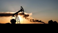 Venezuela ekonomisi üç çeyrek arka arkaya küçülerek resesyona girdi. Merkez Bankası yılın üçüncü çeyreğinde ekonominin yüzde 2.3 oranında küçüldüğünü açıkladı. Cumhurbaşkanı Nicolas Maduro, Venezuela ekonomisinin siyasi istikrarsızlık ve uluslararası piyasalarda petrol fiyatlarının düşmesinden etkilendiğini söyledi. Maduro, ABD’nin Rusya’yla girdiği ekonomik […]