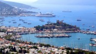 10 Aralık 2014 Çarşamba – 200 milyona yakın okurunun oyları ile seçim yapıldığını belirten TripAdvisor, ‘2014 yılı Dünyada Yükselişte Olan En İyi On Turizm Destinasyonu’ sıralamasında Bodrum’un 5’inci sıraya çıktığını duyurdu. Yayınlanan haberde Bodrum Kalesi ve beyaz evlerinin manzarası ile şehirden, mavi […]