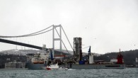 İstanbul Boğazı’ndan geçiş yapan gemiyi Enerji ve Tabii Kaynaklar Bakanı Taner Yıldız uğurladı. Türkiye Petrolleri (TP) uluslararası şirketlerle ortaklık kurarak Akdeniz ve Karadeniz’deki sondaj faaliyetlerine hız verdi. Bu kapsamda Batı Karadeniz’de sondaj yapacak Noble Globetrotter II (Asil Gezgin) gemisi İstanbul’dan yola çıktı. İstanbul Boğazı’nı […]