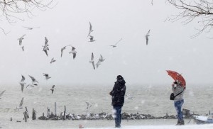 İstanbul’da dün başlayan kar yağışı, bugün etkisini giderek arttırdı. Soğuk
