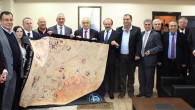 Toplantı öncesinde konuşan oda başkanı Bülent Kavsak, KKTC’yi kardeş ülke, temsilcilerini ise İMEAK Deniz Ticaret Odası’nın bir parçası gibi gördüklerini ve her konuda yardıma hazır olduklarını ifade etti. Bayındırlık ve Ulaştırma Bakanı Hasan Taçoy da, limanlar hakkında bilgi almak ve […]