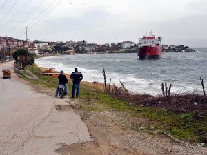 Marmara Denizi’nde etkili olan kuvvetli lodos nedeniyle Erdek ilçesinde “Güneş”